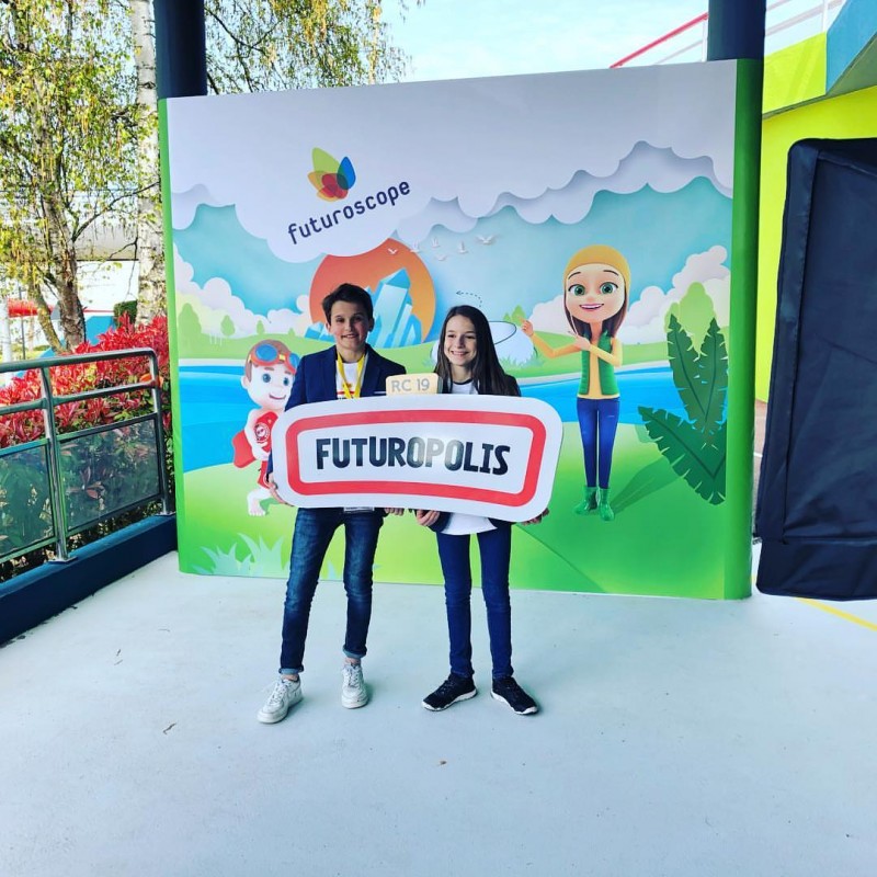 Futuropolis Fusturoscope Village enfant évènement animation panneau ville ouverture logo