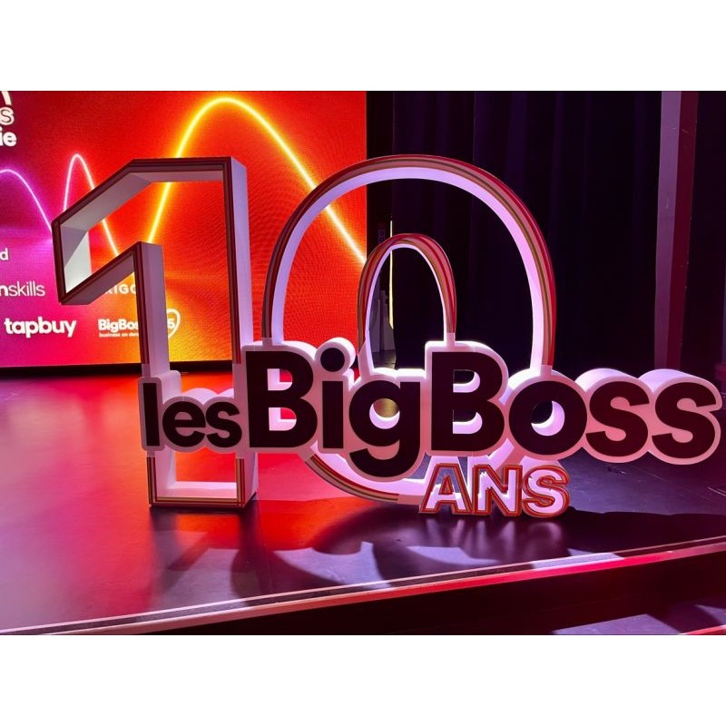 logo géant en polystyrène pour les 10 ans des Big Boss