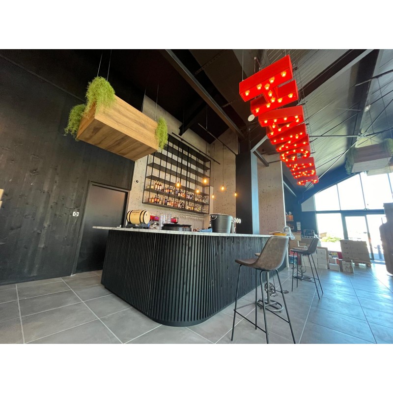 Lettres Vintage en polystyrène peint en rouge