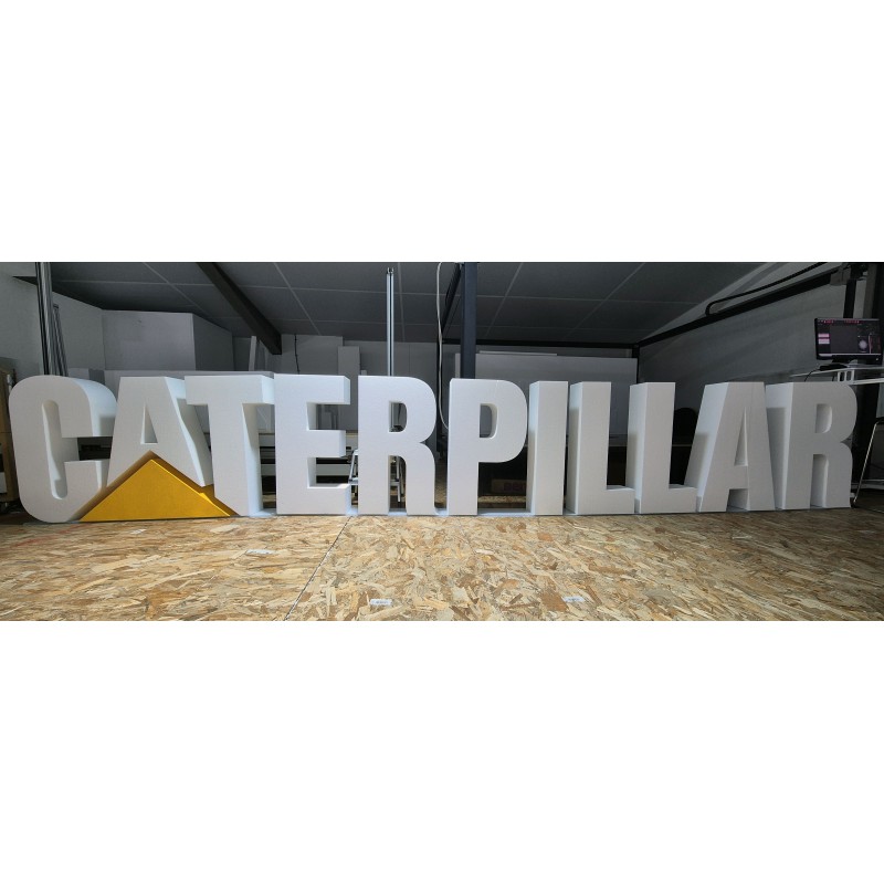 Logo géant en polystyrène Caterpillar