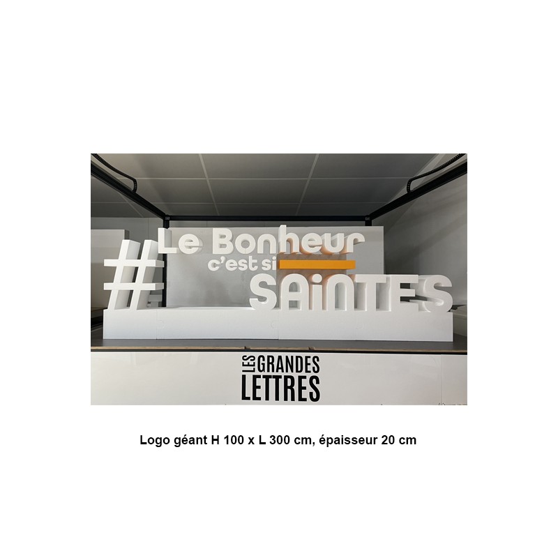 Logo géant en polystyrène pour la ville de Saintes