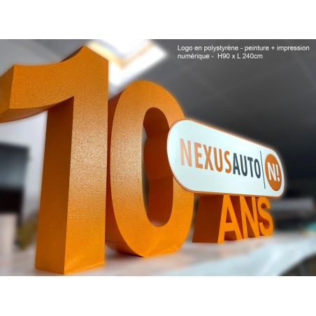 Logo en polystyrène - peinture + impression numérique -  H90 x 240cm